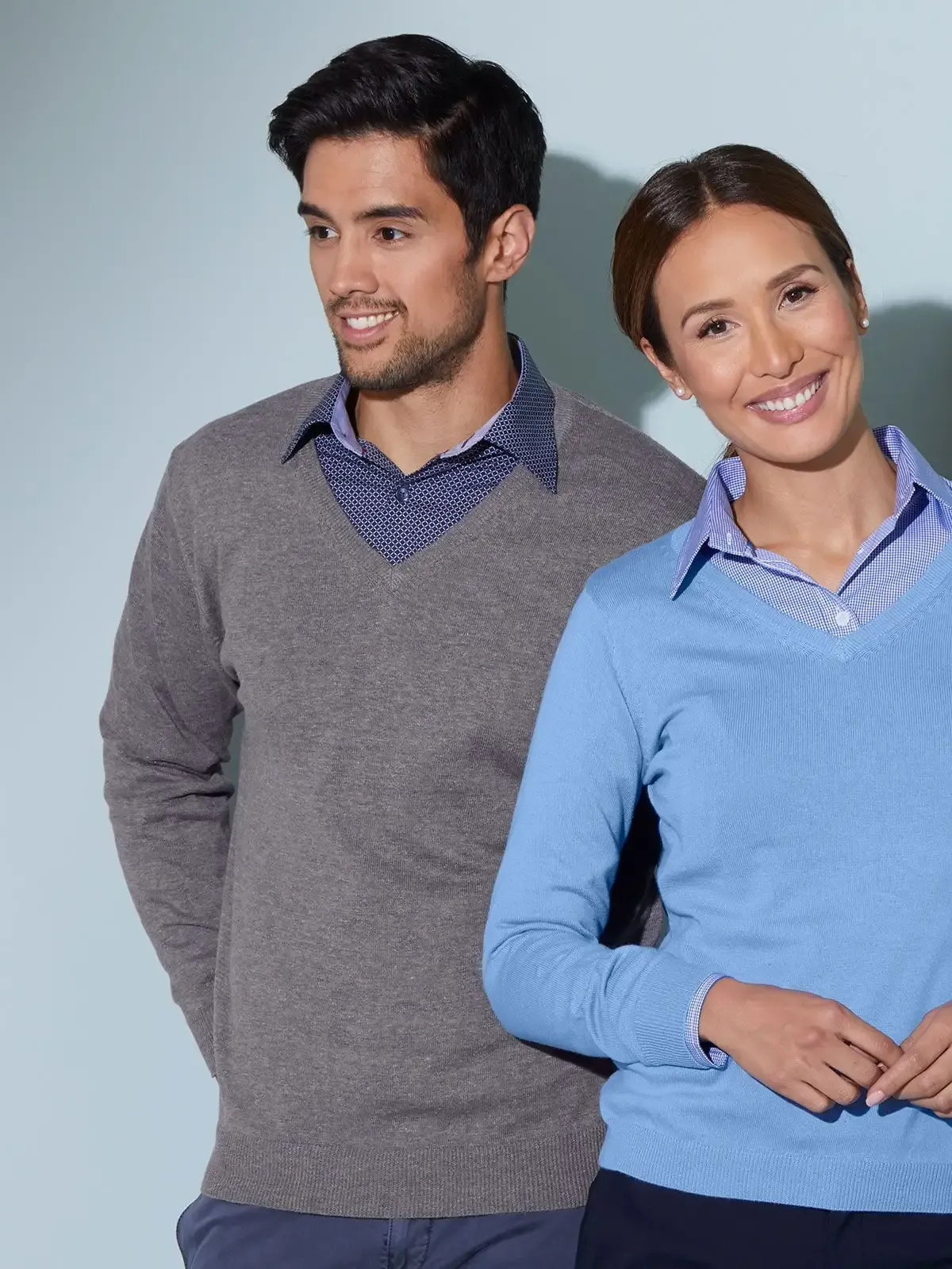 Pullover da uomo con tessuto in maglia leggera e scollo a v - James & Nicholson - JN659