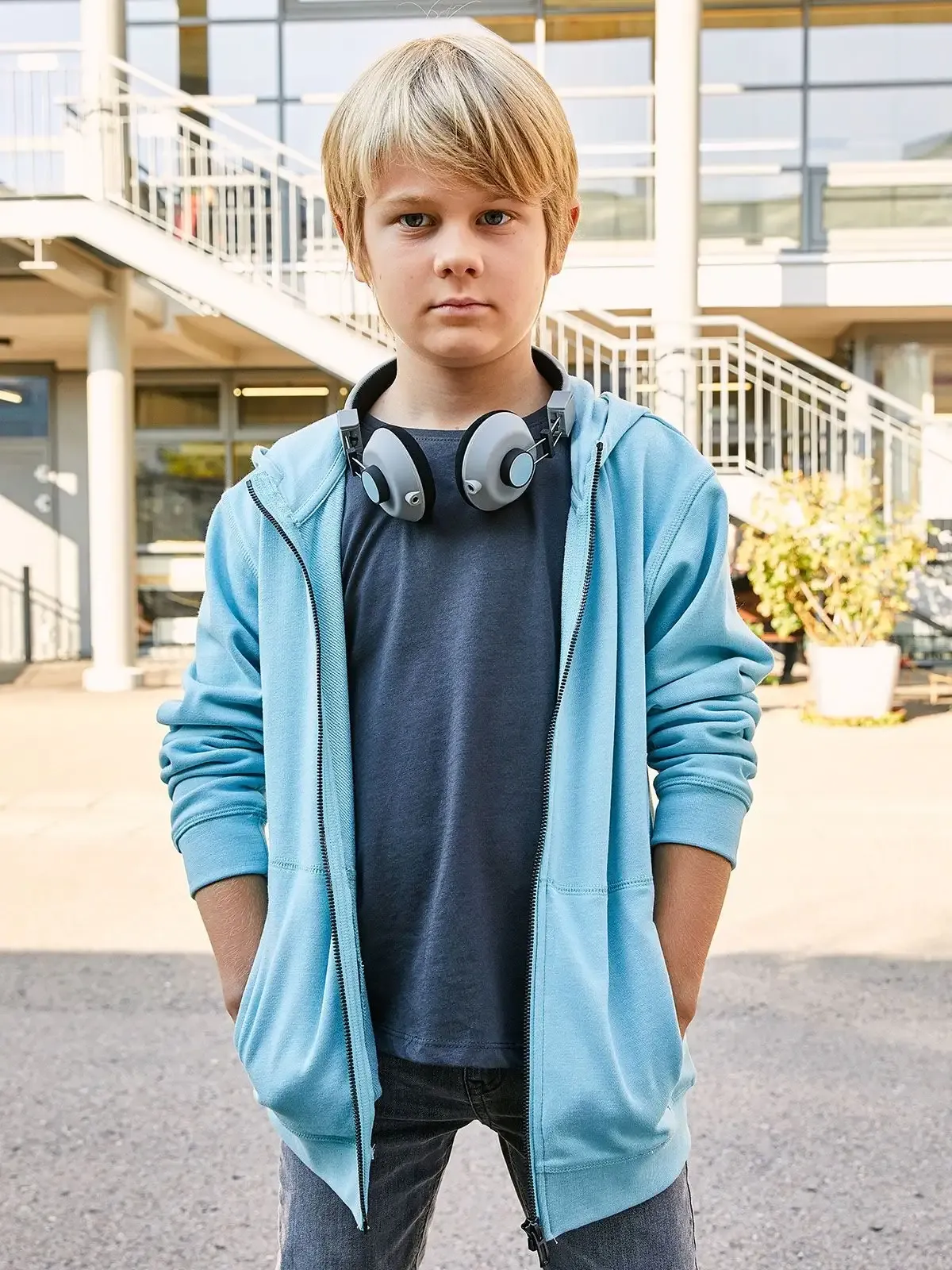 Felpa da bambino con cappuccio e tasca a canguro - James & Nicholson - JN8026K